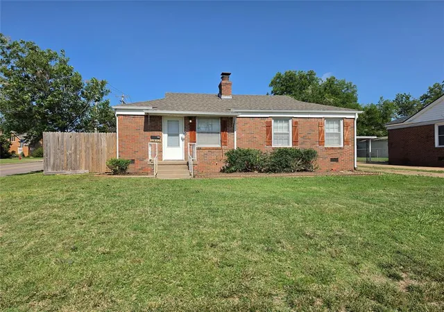 Photo 1 of Single family home for sale at 1945 N Park Ave, Shawnee, OK 74804 | MLS# 1237253 | Listing updated on 2026-09-07