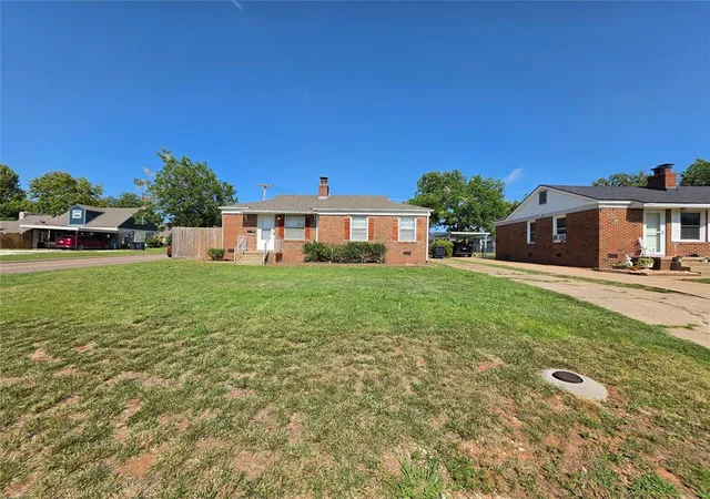 Photo 3 of Single family home for sale at 1945 N Park Ave, Shawnee, OK 74804 | MLS# 1237253 | Listing updated on 2026-09-07