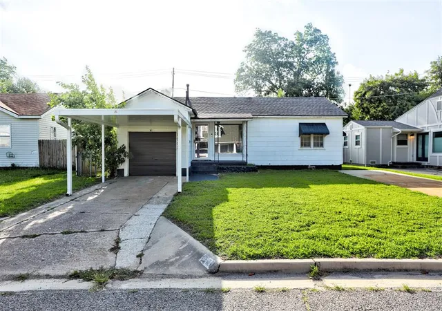 1st image of 1007 Overland Ct, Shawnee, OK 74801 | MLS# 1237254