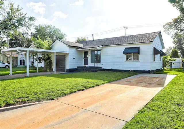 3rd image of 1007 Overland Ct, Shawnee, OK 74801 | MLS# 1237254