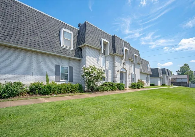 Photo 2 of Condo for sale at 11417 N May Ave #B, Oklahoma City, OK 73120 | MLS# 1237259 | Listing updated on 2026-08-26