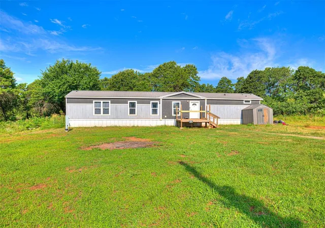 Homes for sale in Harrah, OK | 101153 S 3330 Rd, Harrah, OK 73045 | MLS# 1237265