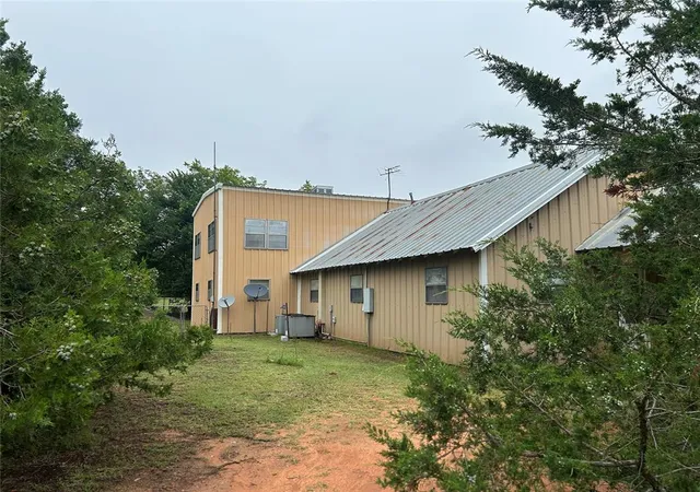 Photo 3 of Single family home for sale at 9905 Alameda Dr, Norman, OK 73026 | MLS# 1237273 | Listing updated on 2026-07-02