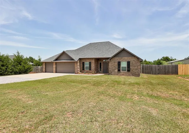 Homes for sale in Guthrie, OK | 2300 Count Fleet Wy, Guthrie, OK 73044 | MLS# 1237276
