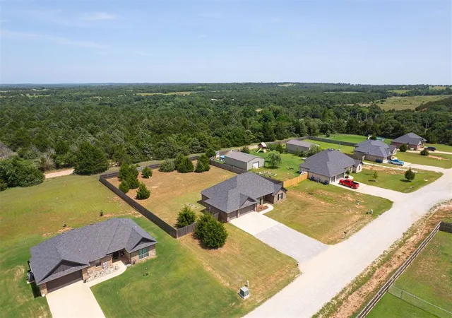 Homes for sale in Guthrie, OK | 2300 Count Fleet Wy, Guthrie, OK 73044 | MLS# 1237276