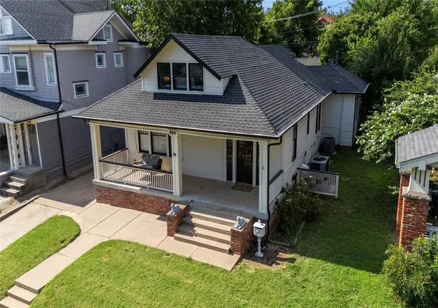 Photo 3 of Sale Pending at 904 Nw 20th Street, Oklahoma City, OK 73106 | MLS# 1237281 | Listing updated on 2026-09-30