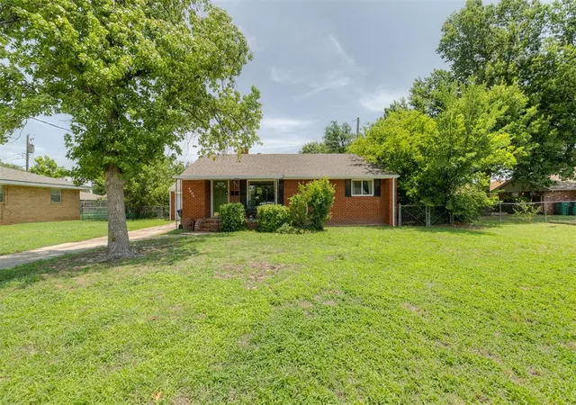 2nd image of 4904 N Warren Ave, Oklahoma City, OK 73112 | MLS# 1237285