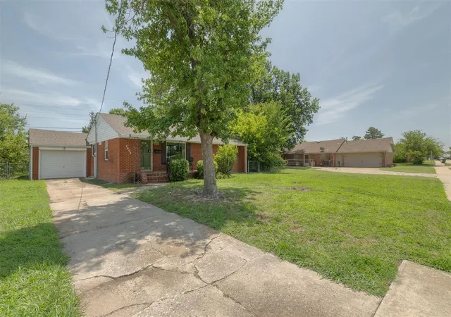 3rd image of 4904 N Warren Ave, Oklahoma City, OK 73112 | MLS# 1237285