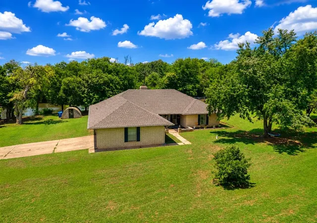 2nd image of 400 Ridgewood Dr, Tuttle, OK 73089 | MLS# 1237290