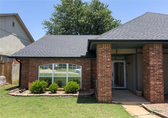 Photo 2 of Single family home for sale at 520 Greenfield Dr, Yukon, OK 73099 | MLS# 1237303 | Listing updated on 2026-07-02