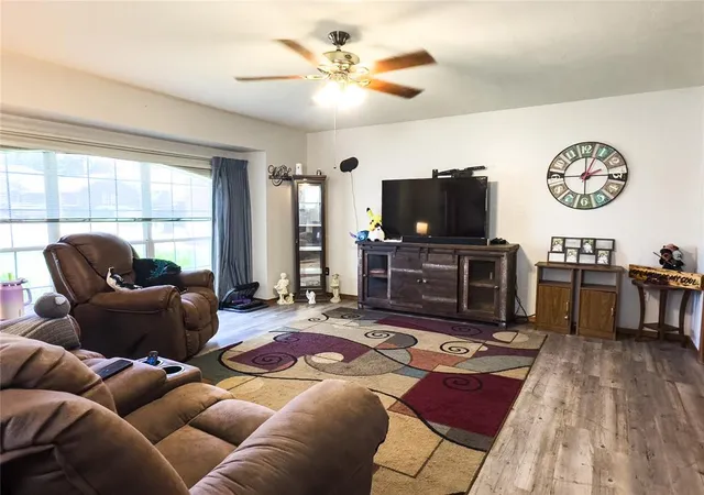 Photo 4 of Single family home for sale at 520 Greenfield Dr, Yukon, OK 73099 | MLS# 1237303 | Listing updated on 2026-07-02