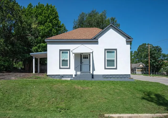 Homes for sale in El Reno, OK | 421 N Barker Ave, El Reno, OK 73036 | MLS# 1237321