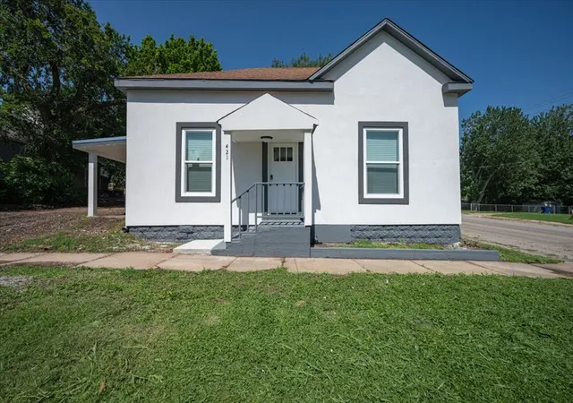 Homes for sale in El Reno, OK | 421 N Barker Ave, El Reno, OK 73036 | MLS# 1237321