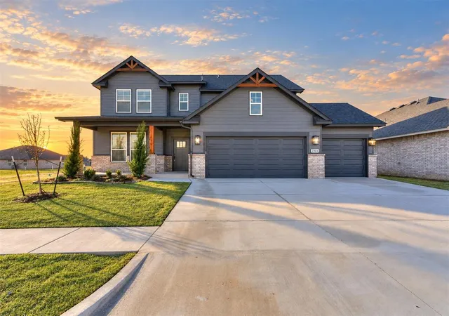 Photo 2 of Single family home for sale at 7701 Three Woods Ln, Yukon, OK 73099 | MLS# 1237334 | Listing updated on 2026-09-23