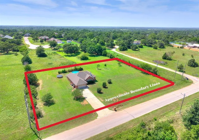 Homes for sale in Harrah, OK | 2195 S Dobbs Rd, Harrah, OK 73045 | MLS# 1237363