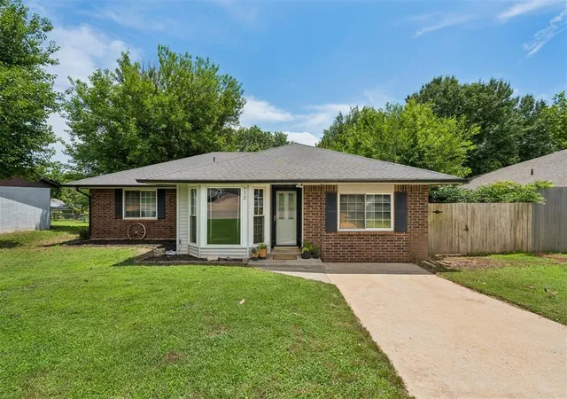 1st image of 912 Mockingbird Ln, Purcell, OK 73080 | MLS# 1237369