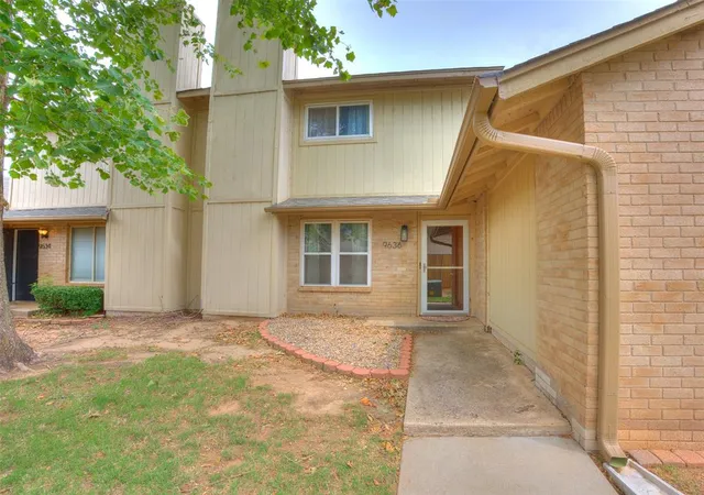 Photo 3 of Townhouse for sale at 9636 N Hefner Village Blvd, Oklahoma City, OK 73162 | MLS# 1237385 | Listing updated on 2026-10-08