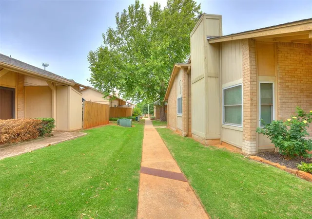 Photo 3 of Townhouse for sale at 9636 N Hefner Village Blvd, Oklahoma City, OK 73162 | MLS# 1237385 | Listing updated on 2026-10-08