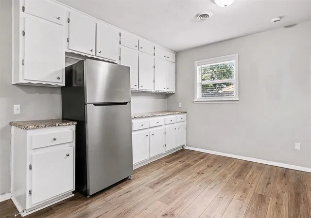 Photo 4 of Sale Pending at 3320 Meadowbrook Dr, Oklahoma City, OK 73110 | MLS# 1237390 | Listing updated on 2026-09-19