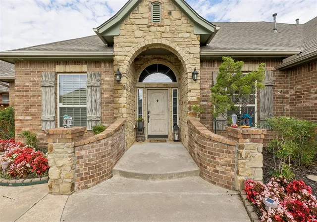 Homes for sale in Norman, OK | 3004 Skye Ridge Dr, Norman, OK 73069 | MLS# 1237397