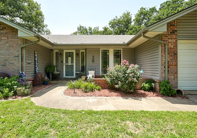 5th image of 1409 Leawood Dr, Edmond, OK 73034 | MLS# 1237398