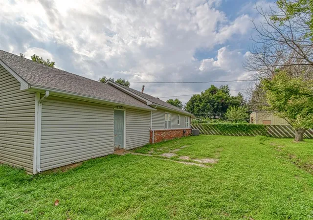 3rd image of 1604 S 9th Street, Chickasha, OK 73018 | MLS# 1237399