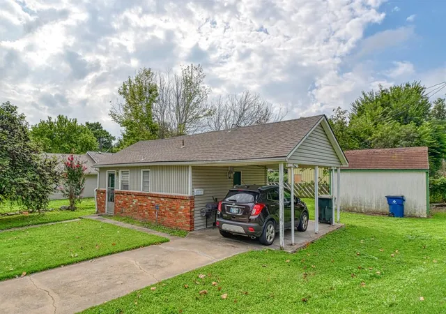 Homes for sale in Chickasha, OK | 913 W Virginia Ave, Chickasha, OK 73018 | MLS# 1237404