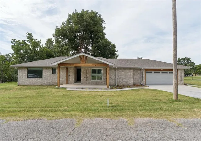 Homes for sale in Harrah, OK | 20699 Hensel St, Harrah, OK 73045 | MLS# 1237418
