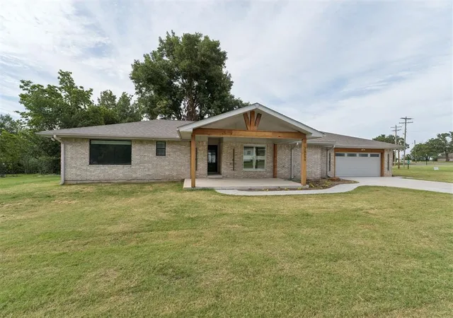 3rd image of 20699 Hensel St, Harrah, OK 73045 | MLS# 1237418