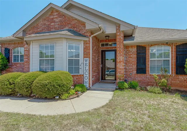 4th image of 700 Taber Ln, Edmond, OK 73003 | MLS# 1237422