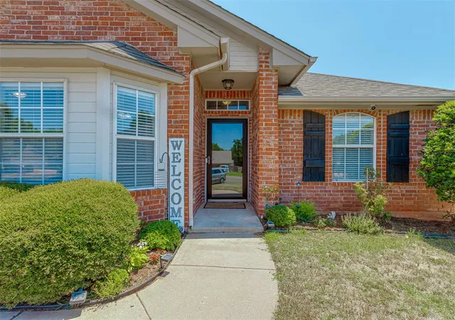 5th image of 700 Taber Ln, Edmond, OK 73003 | MLS# 1237422