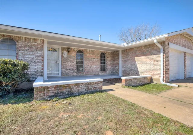 Homes for sale in Midwest City, OK | 222 Shadybrook Pl, Midwest City, OK 73110 | MLS# 1237423