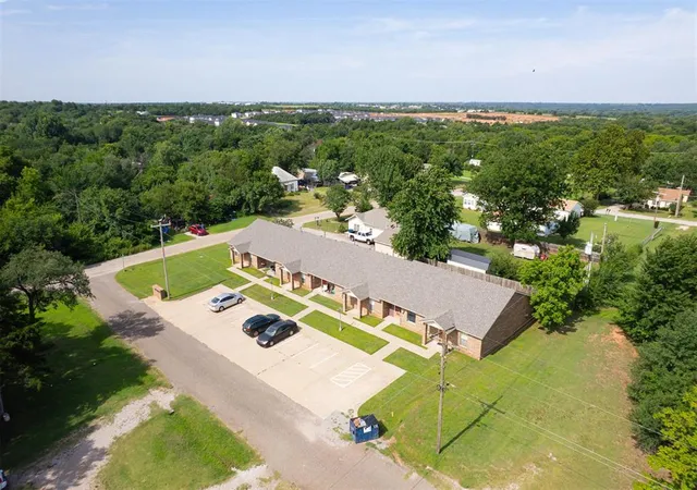 Homes for sale in Guthrie, OK | 713 S Locust St #713-725, Guthrie, OK 73044 | MLS# 1237424