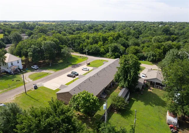 Homes for sale in Guthrie, OK | 713 S Locust Street, Guthrie, OK 73044 | Houzeo