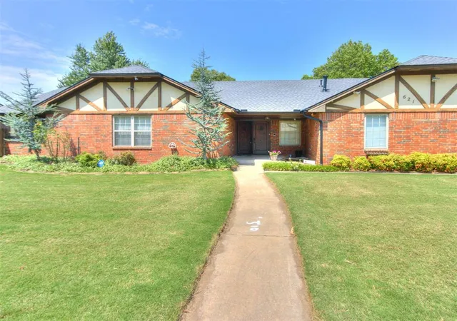 3rd image of 621 Brookwood Dr, Oklahoma City, OK 73139 | MLS# 1237430