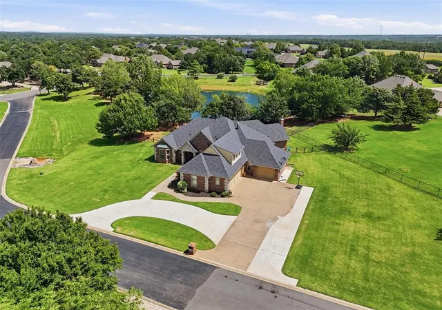 Photo 2 of Single family home for sale at 8321 Venezia Ln, Edmond, OK 73034 | MLS# 1237446 | Listing updated on 2026-08-31