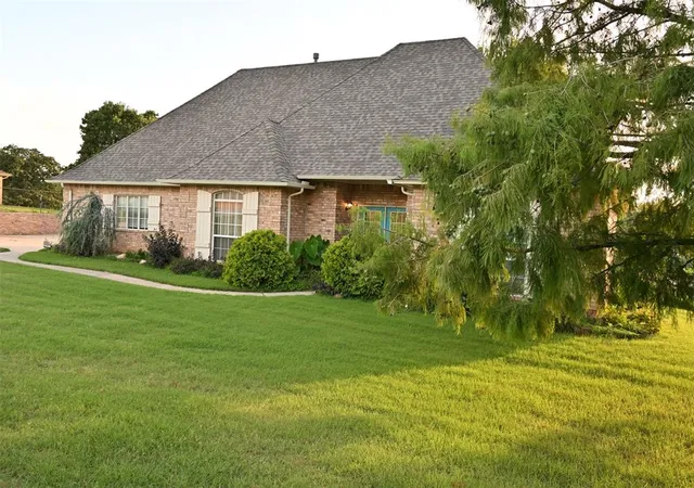 Homes for sale in Choctaw, OK | 2077 Clearwater Dr, Choctaw, OK 73020 | MLS# 1237449