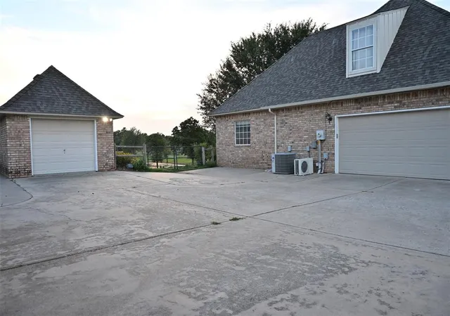 Homes for sale in Choctaw, OK | 2077 Clearwater Dr, Choctaw, OK 73020 | MLS# 1237449