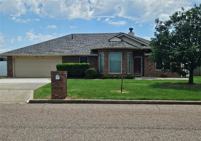 1st image of 117 Meadows Ln, Shawnee, OK 74804 | MLS# 1237461