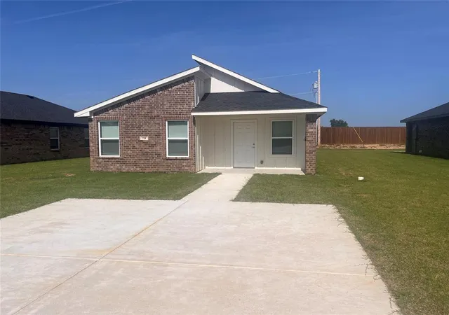 Photo 1 of Single family home for sale at 724 Elm St, Seminole, OK 74868 | MLS# 1237465 | Listing updated on 2026-07-30