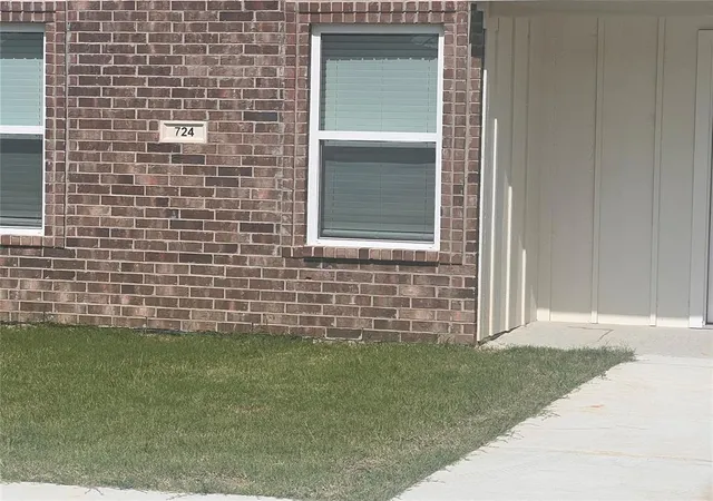 Photo 2 of Single family home for sale at 724 Elm St, Seminole, OK 74868 | MLS# 1237465 | Listing updated on 2026-07-30
