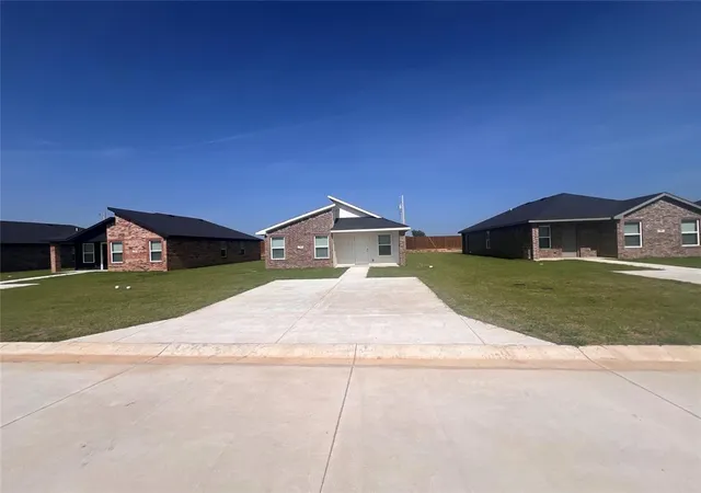 Photo 3 of Single family home for sale at 724 Elm St, Seminole, OK 74868 | MLS# 1237465 | Listing updated on 2026-07-30