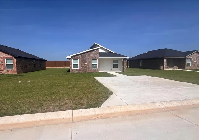 Photo 4 of Single family home for sale at 724 Elm St, Seminole, OK 74868 | MLS# 1237465 | Listing updated on 2026-07-30