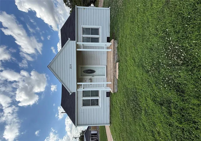 1st image of 2014 E Chestnut Ave, Enid, OK 73701 | MLS# 1237469