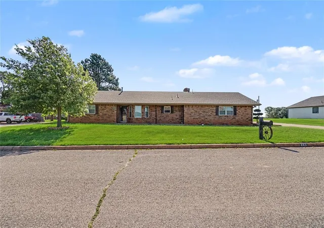 Homes for sale in Cordell, OK | 123 W Quail Dr, Cordell, OK 73632 | MLS# 1237470