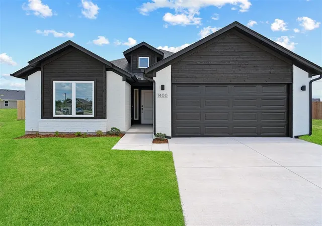 1st image of 1400 Sw 158th Ter, Oklahoma City, OK 73170 | MLS# 1237476