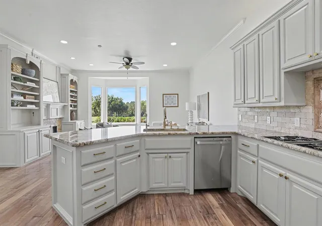 Photo 4 of Sale Pending at 3808 Woodshadow Rd, Edmond, OK 73003 | MLS# 1237482 | Listing updated on 2026-08-28