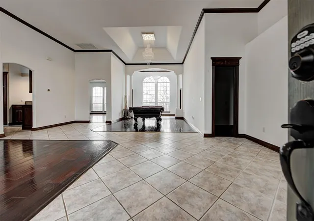 4th image of 12700 Whitefield Cir, Oklahoma City, OK 73142 | MLS# 1237487