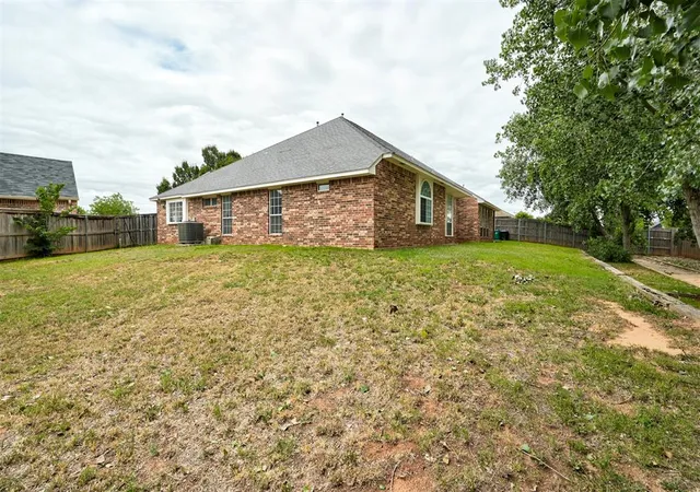 43rd image of 12700 Whitefield Cir, Oklahoma City, OK 73142 | MLS# 1237487