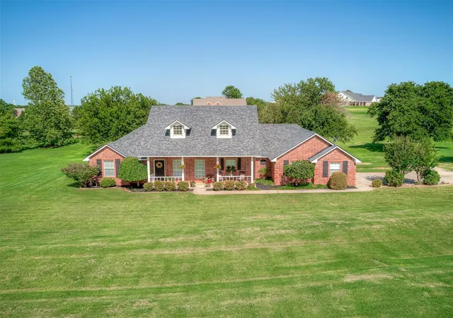 Homes for sale in Blanchard, OK | 916 Winter Park, Blanchard, OK 73010 | MLS# 1237494